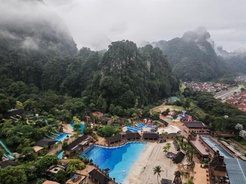 Ulu Kinta Apartamento | Cozy Suite with 270 Degree Mountain and Theme Park Views