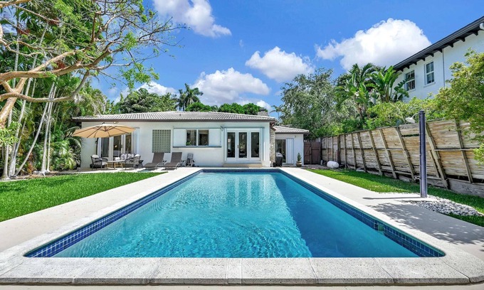 Southwest Coconut Grove Casa | Cozy Summer Estate, Prime Location, Pool, Private