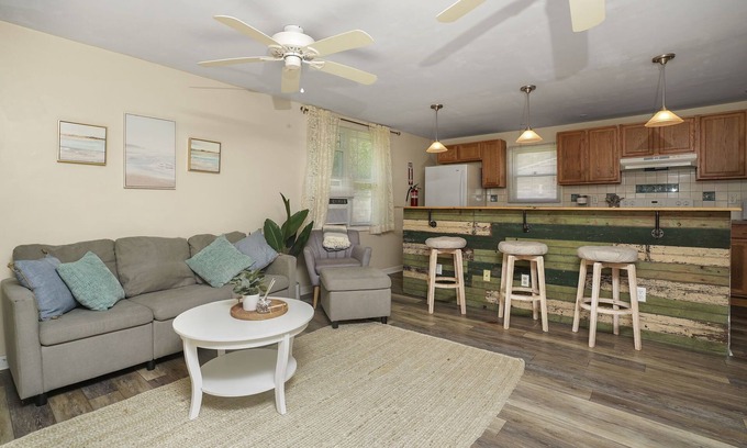 Villas Casa | Cozy Summer Getaway - up to 8 guests