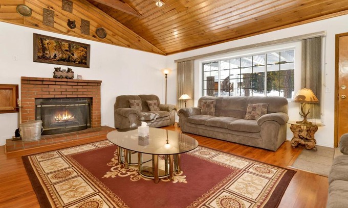 Big Bear Lake Chalet De Esquí | Cozy Summit- Cozy Central Resort Chalet- Minutes to Activities