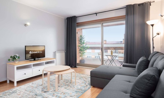 Sao Mamede de Infesta Apartamento | Cozy Sunny Flat w/ Terrace | São João