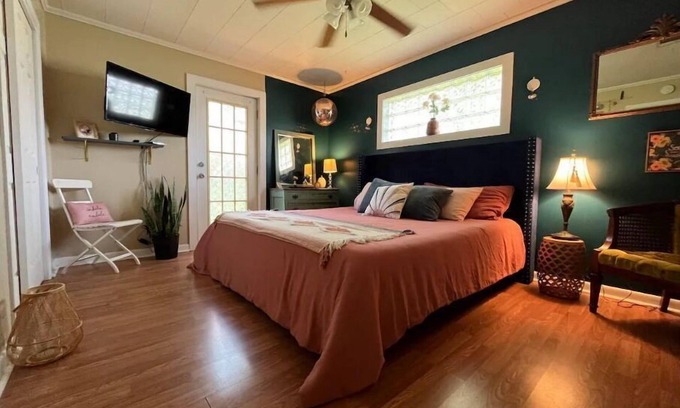 Sunset Cabaña | Cozy Sunset Cottage near Lafayette