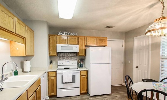 Richmond Hill Casa | Cozy Sweet Tea Home, Pets+Short Drive to Savannah