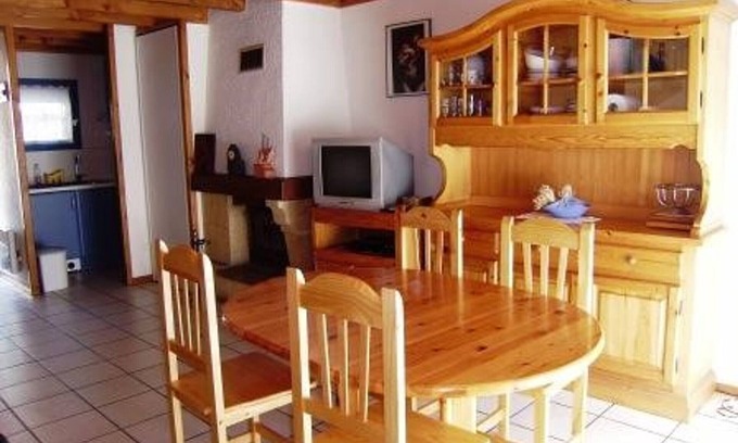 Esquieze-Sere Apartamento | Apartamento T3 acogedor, 7 pers, chimenea, admite mascotas, WiFi, cerca de tiendas