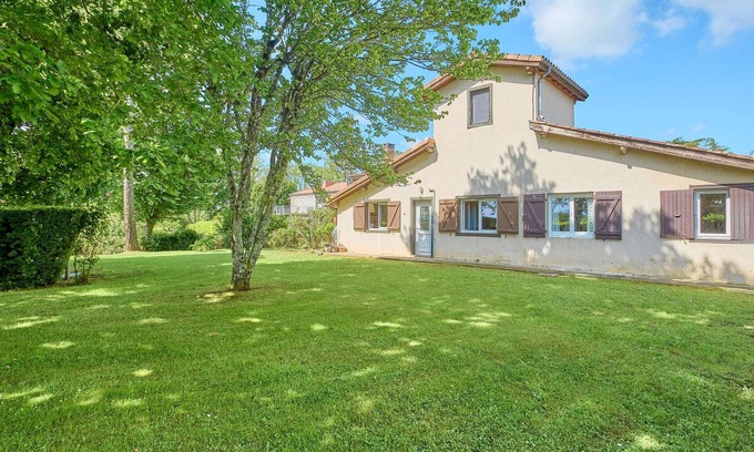 Cazaubon Casa | Cozy T3 house with free WiFi, 2 fireplaces, for 2-4 guests