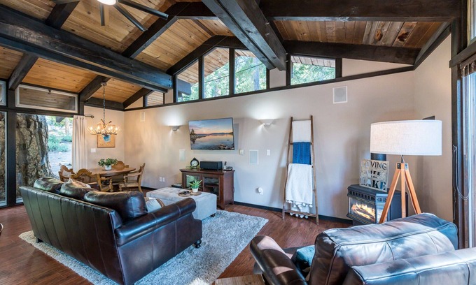 Sunnyside Casa | Cozy Tahoe Cabin, Perfect Location