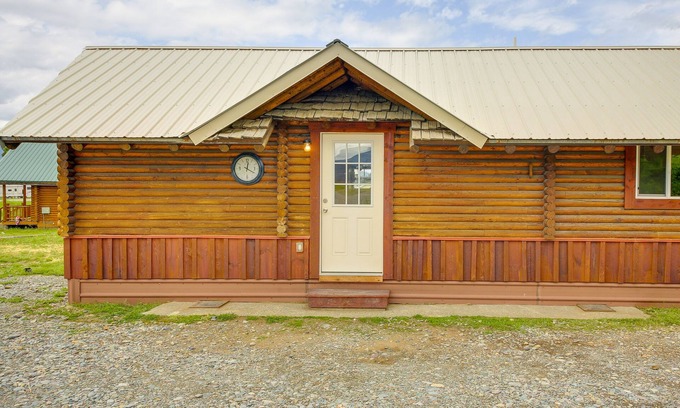 Thompson Falls Cabina | Cozy Thompson Falls Cabin w/ Mountain Views