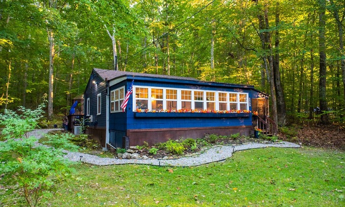 Lebanon Cabaña | Cozy Time Cottage Lake Williams, CT