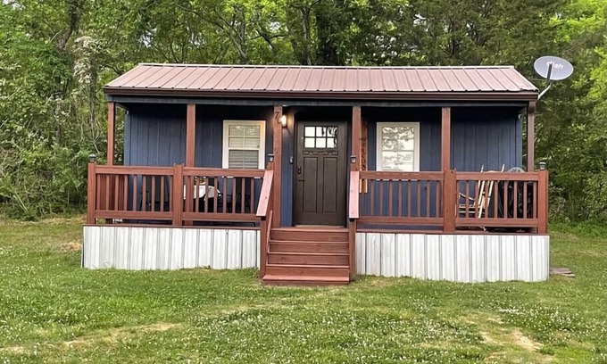 Eva Casa | Cozy tiny home cabin in Eva, TN near Kentucky Lake