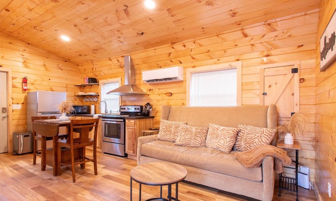Bronston Cabaña | Cozy Tiny Home Near Multiple Marinas & Boat Storage's on Lake Cumberland!