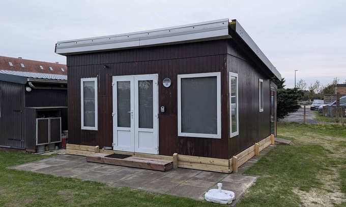 Klemskerke Chalet De Esquí | Cozy Tiny House (4p) near the sea | Quiet mini camping De Haan