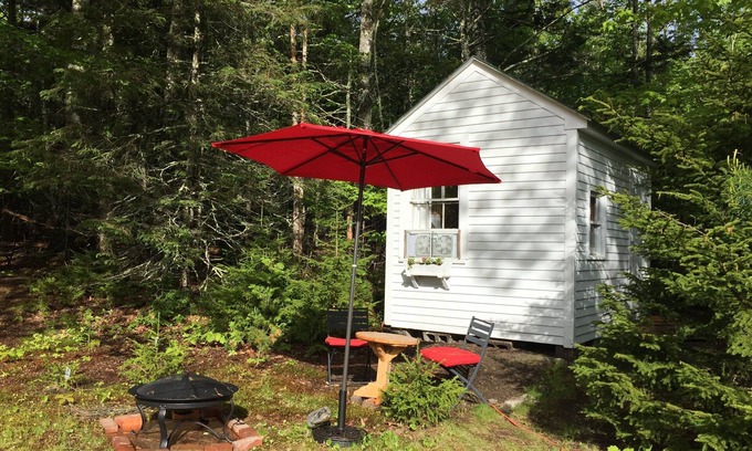 Surry Cabaña | Cozy, Tiny House Edge of Forest Acadia/Blue Hill