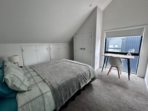 Auckland Cama Y Desayuno | Cozy Top-Floor Stay with Private Bathrooms & Free Parking