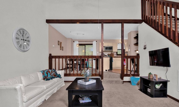 Westover Casa | Cozy townhome 2 minutes away from Ft. Bragg