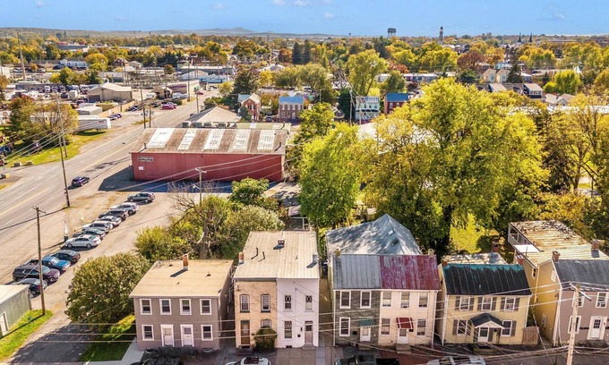 Frederick Casa | Cozy townhome in Downtown Frederick!