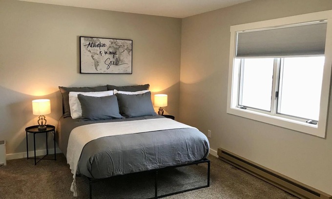 Helena Casa | Cozy townhouse close to Hospital & Capital