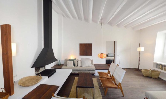 Cadaqués Casa | Cozy Townhouse in the heart of Cadaqués by by JA Coderch