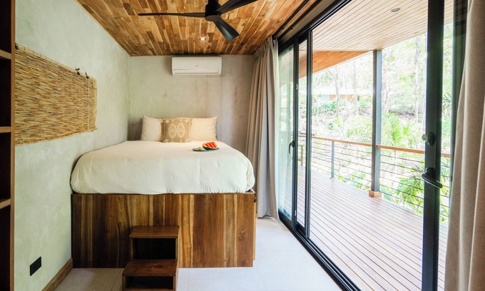Playa Hermosa Cóbano Villa | Cozy Treehouse Suite, Pool + Sauna + Ice + Red Light