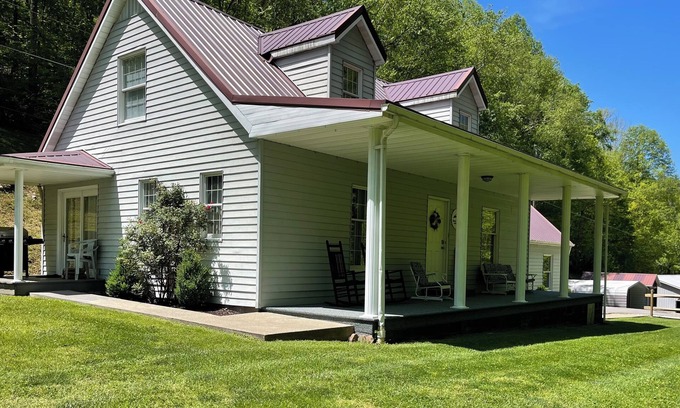 Borderland Casa | Cozy trail house at the Hatfield McCoy Trails