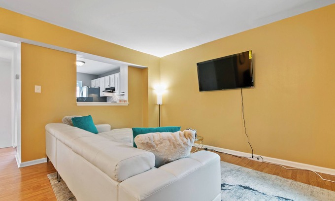 Fairland Casa | Cozy & Tranquil Getaway: Deck, Yard, Free Parking!
