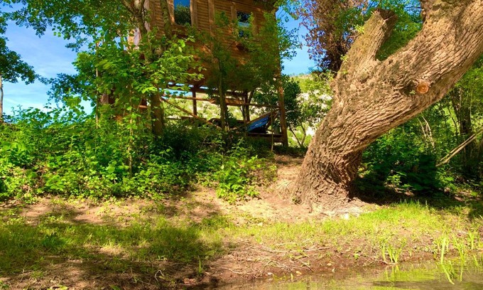 Mostar Otro | Cozy Treehouse with private sand beach