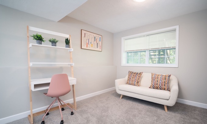 Bowie Casa | Cozy Trendy Bowie 1 Bedroom Basement Getaway Suite