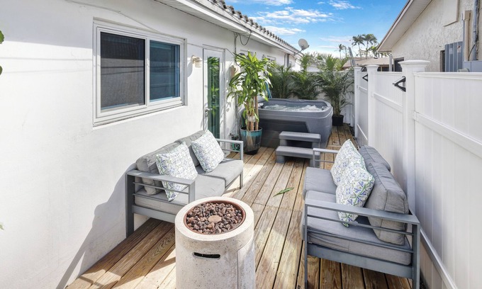 Melaleuca Gardens Casa | Casablanca 1 (2 MI FLL aeropuerto 4 MI a la playa)