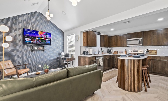 Broken Arrow Casa | Cozy two bedroom charmer close to Downtown BA