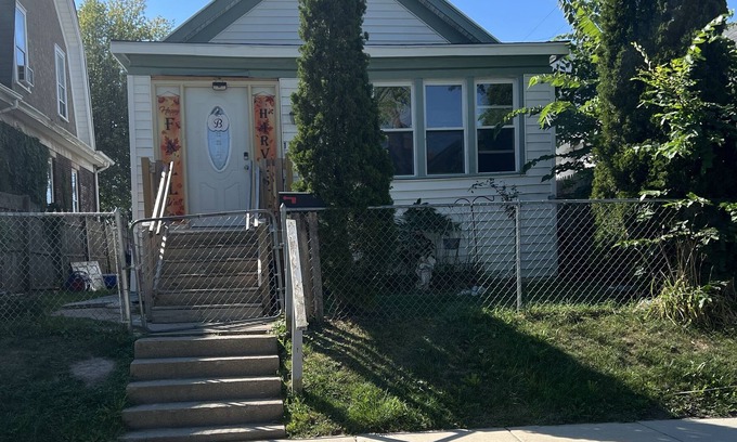 Racine Casa | Cozy two bedroom home in Racine
