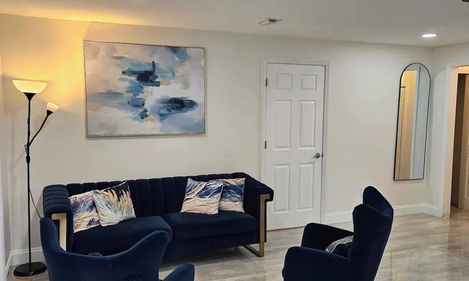 Valrico Apartamento | Cozy Two Bedrooms Apartment in Valrico