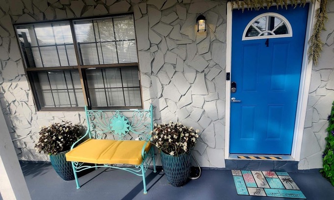 Wright Casa | Cozy two story townhome, only 5 min away from Beautiful Emerald Coast.