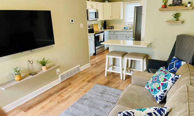 St. Charles Casa | Cozy Unit on Historic Main Street