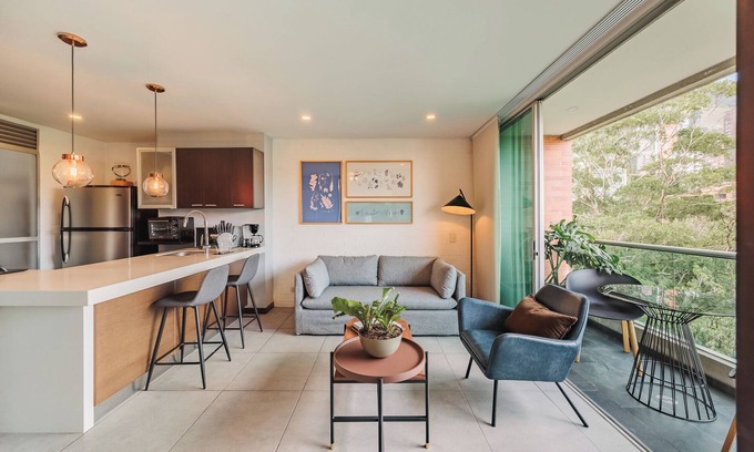Las Lomas I Apartamento | Cozy Unit with Unbeatable View in a Prime Location w/ pool