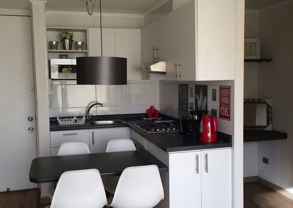 Las Rejas Apartamento | Cozy, up to 5 Steps underground train.
