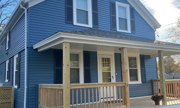 East Falmouth Apartamento | Cozy updated 2-bedroom Apt. close to shopping, restaurants, 2 miles to beaches.