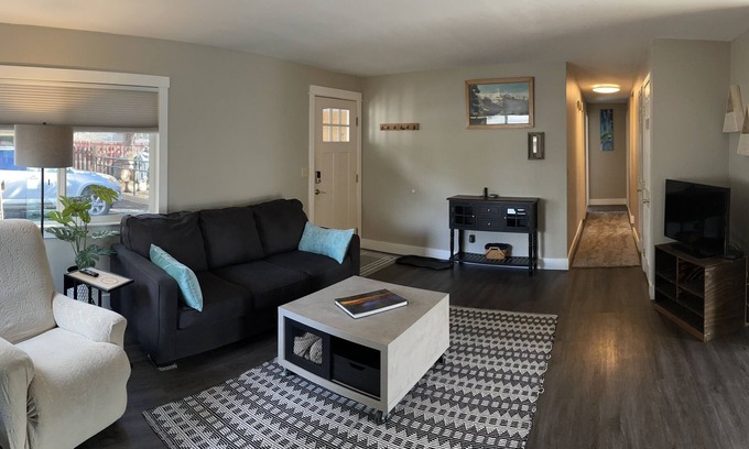 Old Farm District Casa | Cozy Updated 3B Home - 5 minutes to the Old Mill!