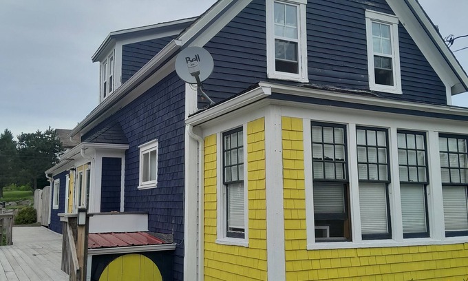 St. Martins Apartamento | Cozy upper apartment across from the Bay of Fundy. Pet Friendly!