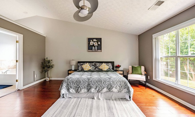 Lilburn Casa | Cozy Urban Getaway/All KING Beds/ Spacious