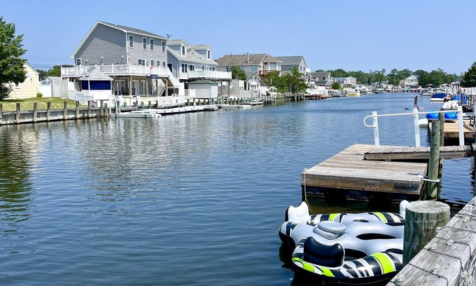 Mystic Island Casa | Cozy Waterfront Cottage Near Historic Town-Pets OK