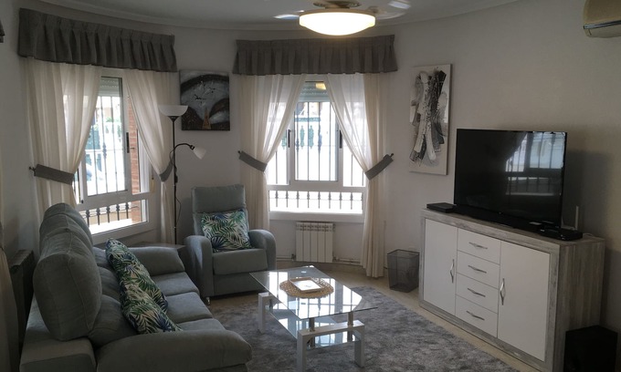 Pilar de la Horadada Casa | Acogedora casa de vacaciones con piscina privada en la Costa Blanca
