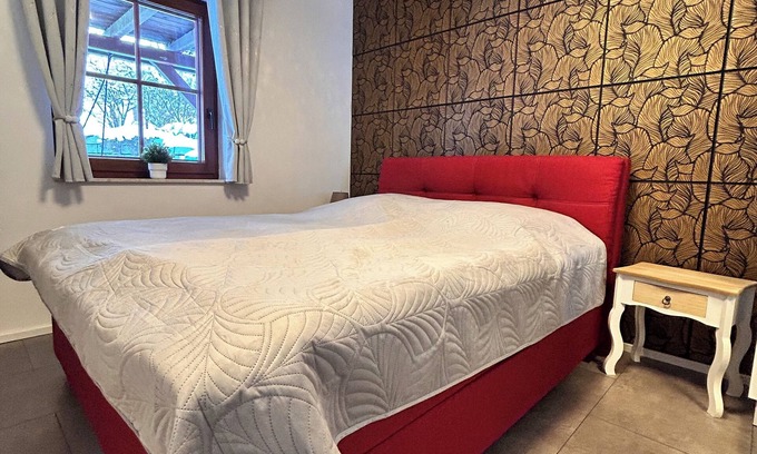 Neugersdorf Apartamento | Cozy vacation apartment with garden use, garage and wallbox (extra costs)
