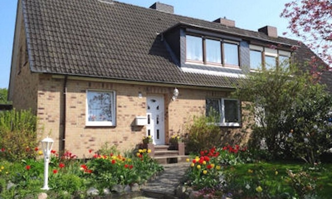 Heikendorf Apartamento | Cozy vacation apartment on the sunny side of the Kiel Fjord.