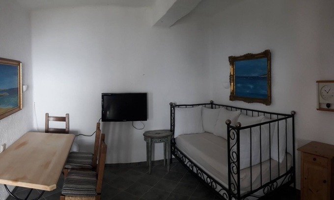 Lefokastron Apartamento | Cozy vacation apartment with stunning sea views, 5 minutes' walk from the beach