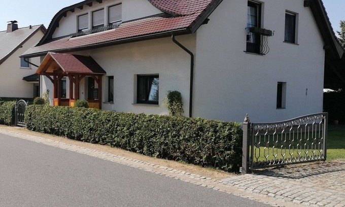 Kodersdorf Apartamento | Cozy vacation apartment with beautiful garden and terrace for 2 to 4 persons.