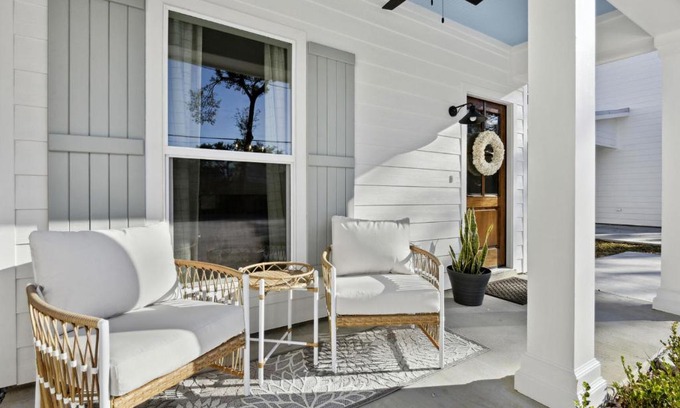 Bay St Louis Casa | Cozy Vacation Rental in Old Town Bay St Louis Unit C