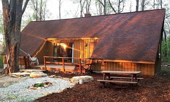 Champion Cabina | Cozy Vacation Rental with High-Speed Wi-Fi near Seven Springs, Pennsylvania