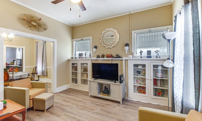 Vicksburg Casa | Cozy Vicksburg Home w/ Patio ~ 1 Mi to Riverfront!