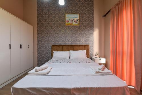 Vake-Saburtalo Cama Y Desayuno | Cozy Villa In The Suburbs