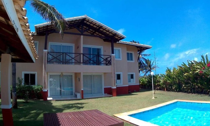 Itacimirim Condominio | Cozy Village in Itacimirim, right on the sand