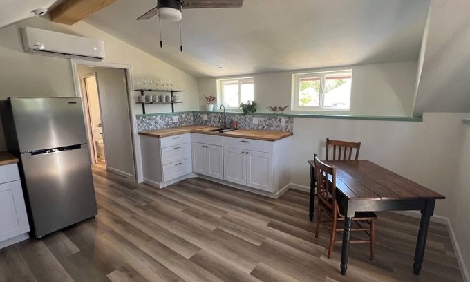 Canon City Casa | Cozy Vintage Carriage House Retreat